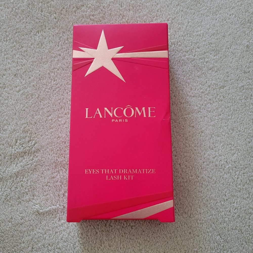 NIB - EYES THAT DRAMATIZE LASH KIT